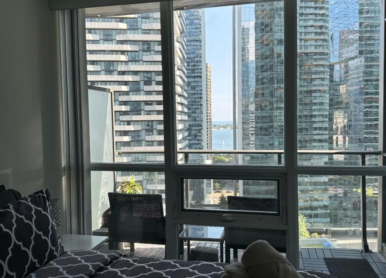 公寓 Newly Updated 2Br, 2Bath & Den In Downtown Toronto Beside Union Station & Scotia Bank Arena!